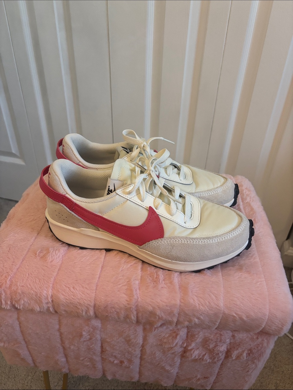 Nike Women's waffle Debut Sneakers with Pink Swoosh size 9